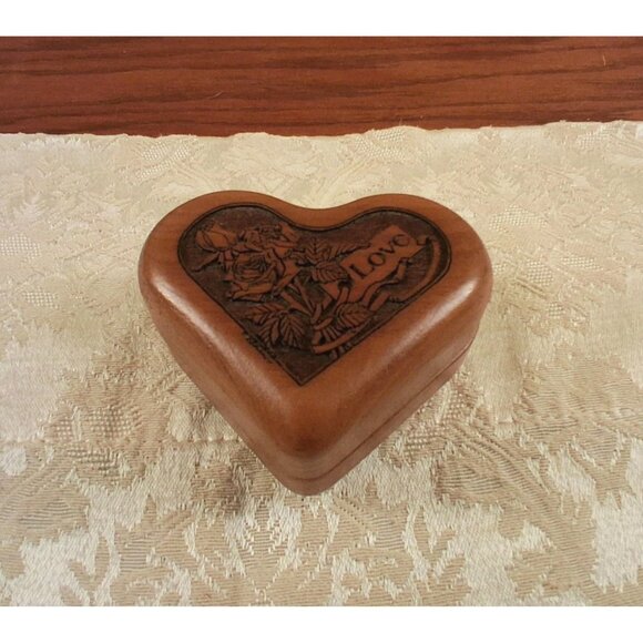 Wilderness Woods Heart Jewelry Ring Box Engraved Roses Love Vintage Wooden Small - Picture 4 of 10